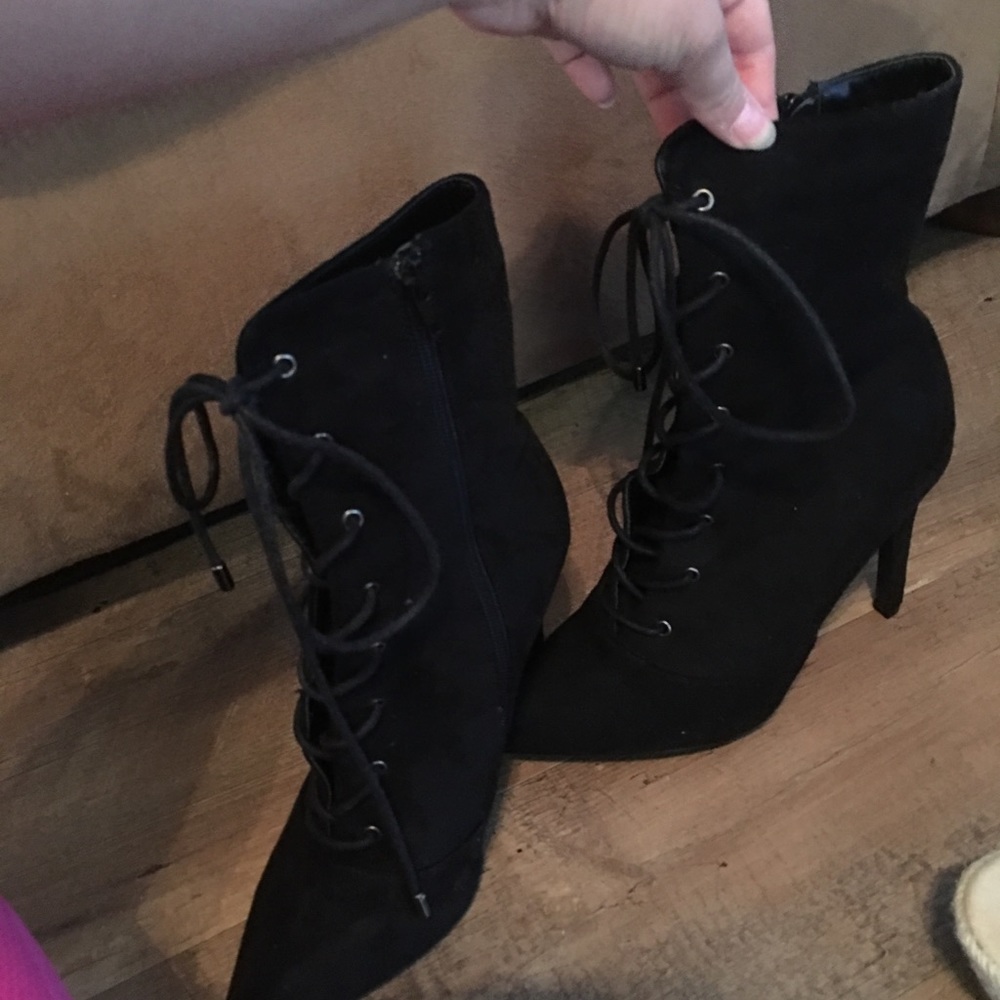 Shoes - Picture 5 of 5